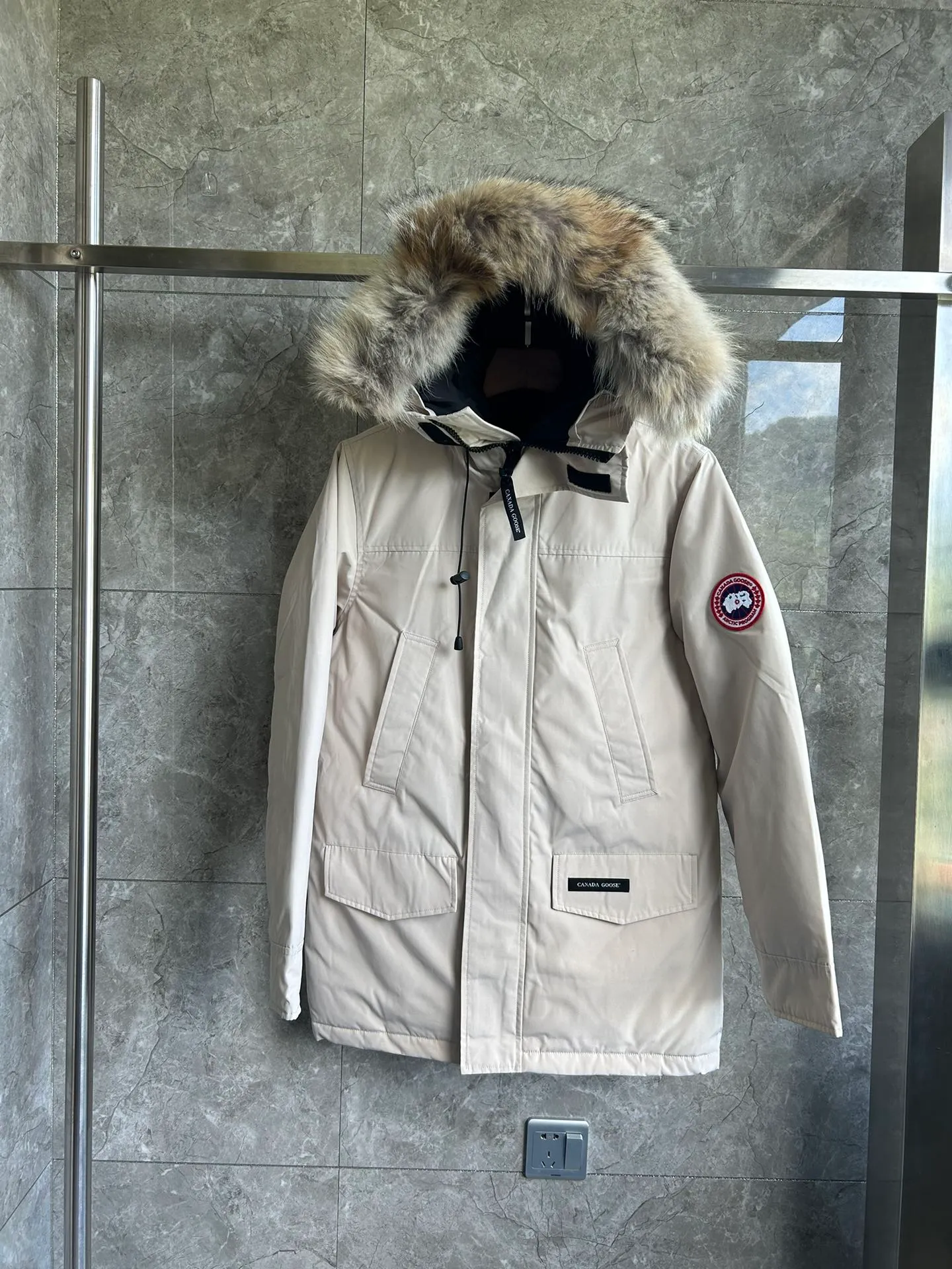P720 Big Goose 13 Langford men's down jacket. Color (red label) black, dark blue, off-white, gray, gray camouflage. Color (black label) black black label, gray black label. Size: S. M. L. XL. XXL.